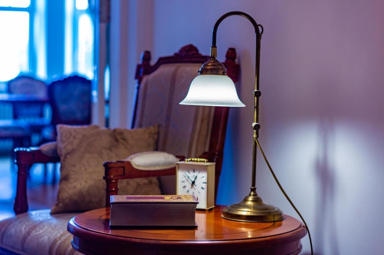 Classic Style Apartment In The Center Of Riga Luaran gambar