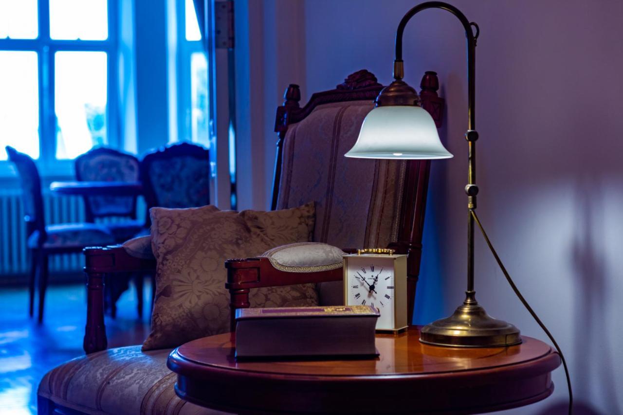 Classic Style Apartment In The Center Of Riga Luaran gambar