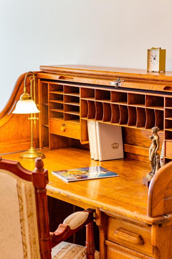 Classic Style Apartment In The Center Of Riga Luaran gambar