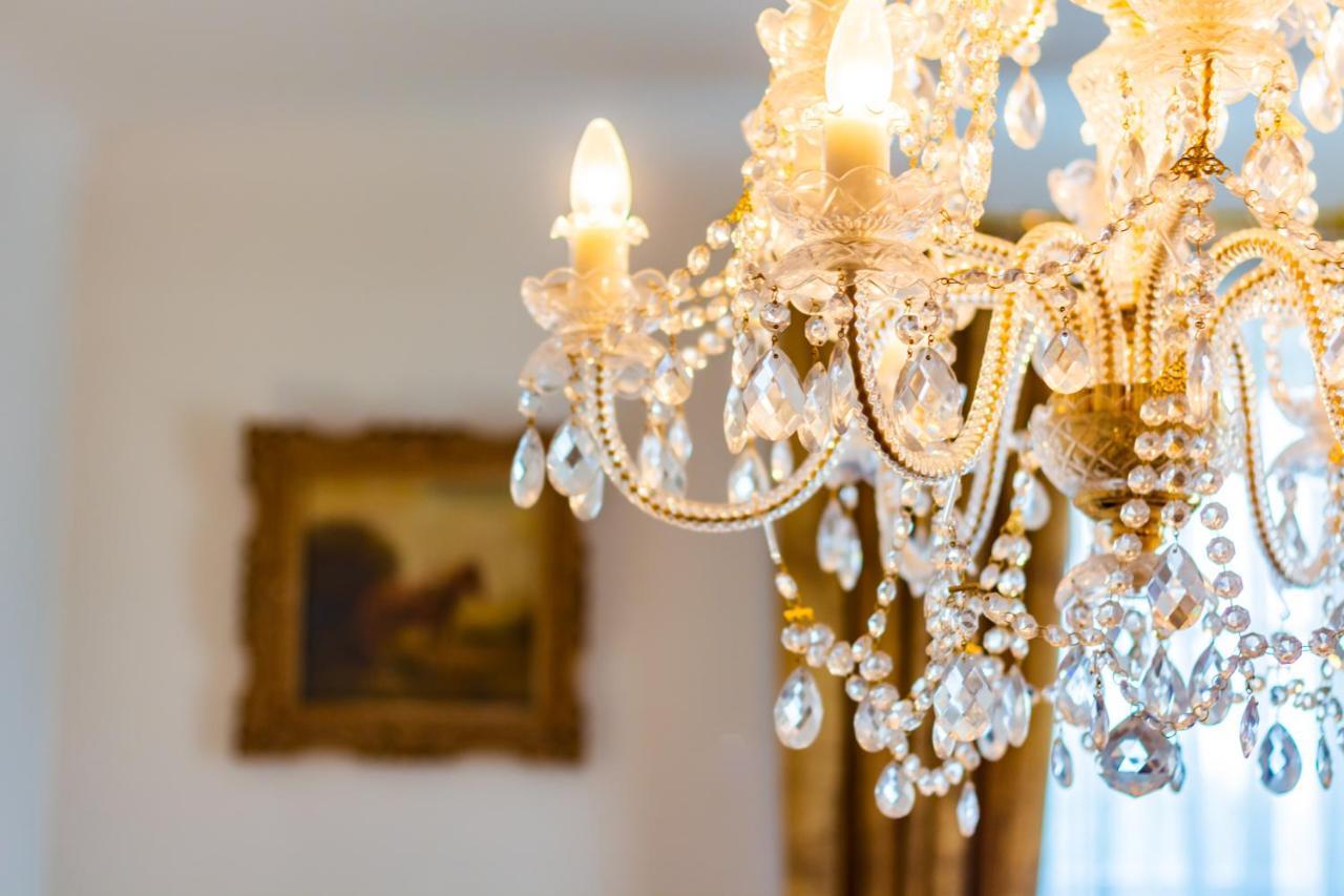 Classic Style Apartment In The Center Of Riga Luaran gambar