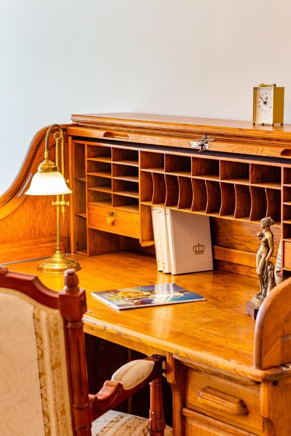 Classic Style Apartment In The Center Of Riga Luaran gambar