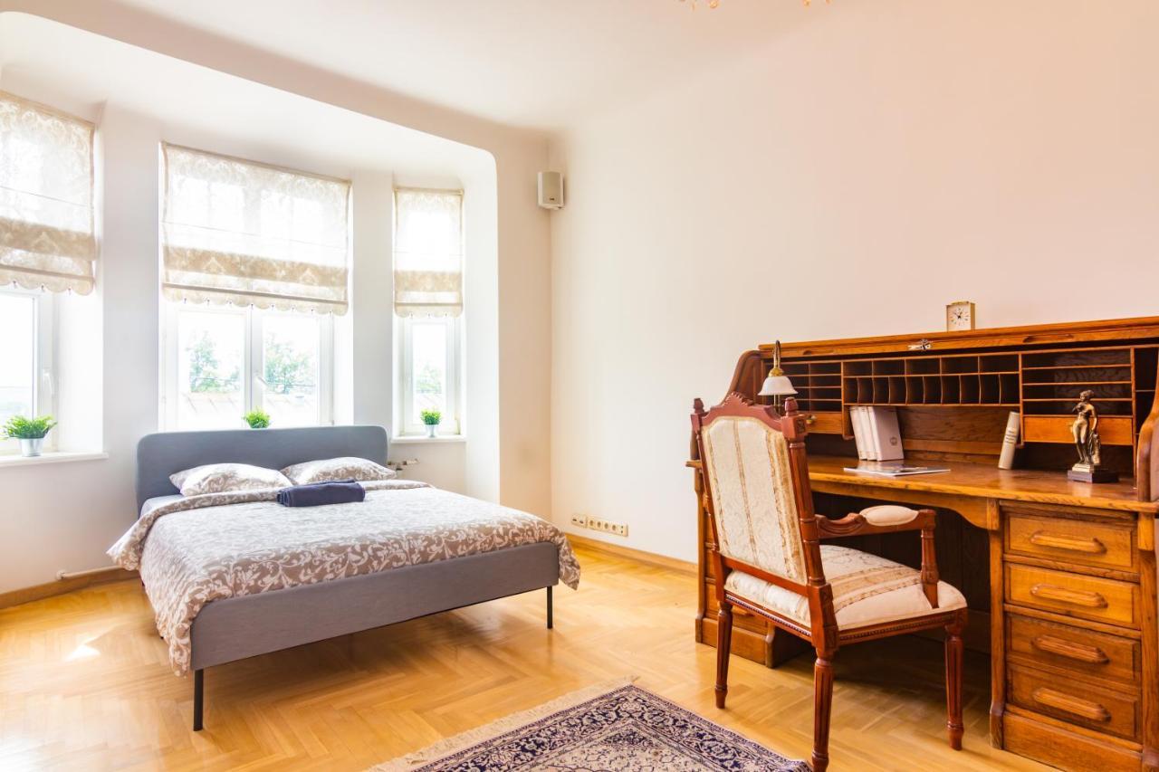 Classic Style Apartment In The Center Of Riga Luaran gambar