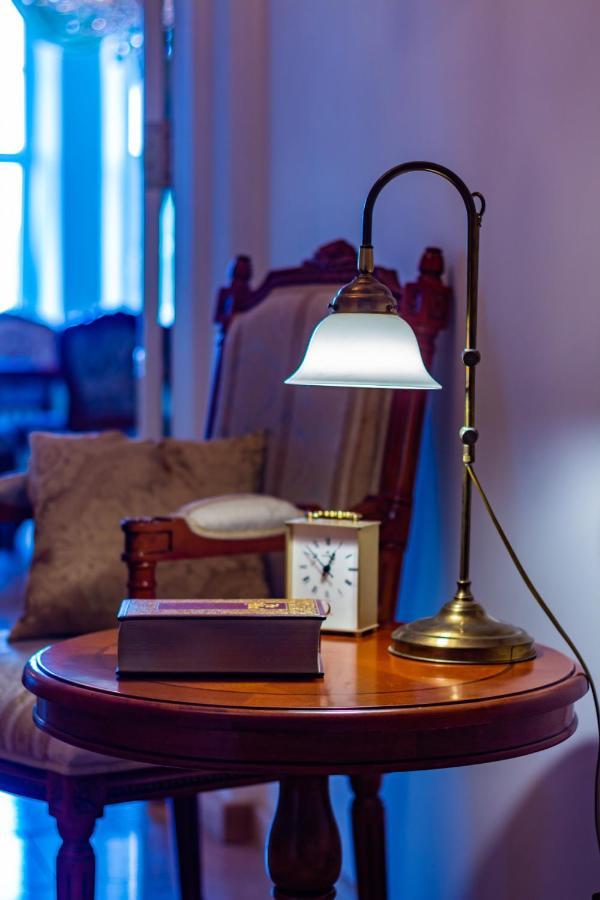 Classic Style Apartment In The Center Of Riga Luaran gambar